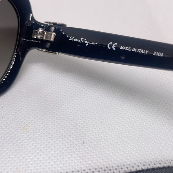 Salvatore Ferragamo Sunglasses with case - Picture 6 of 8